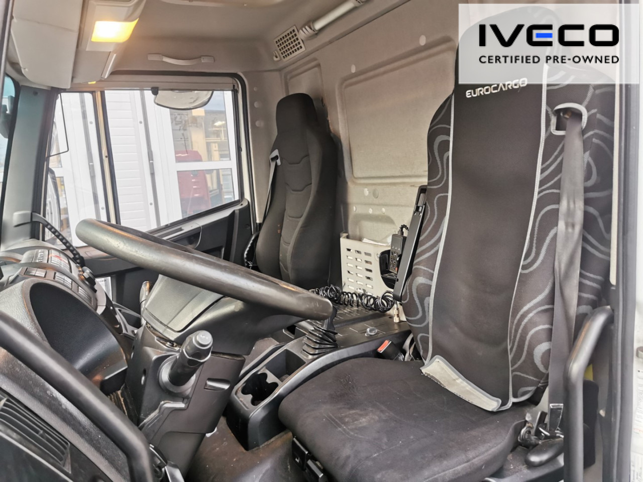 Refrigerator truck IVECO Kühlkoffer: picture 12