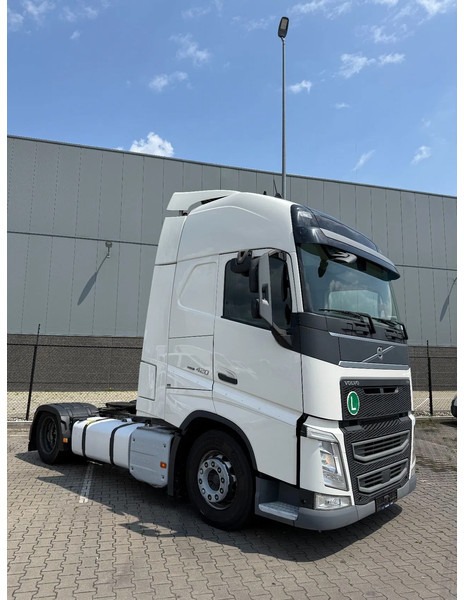Volvo FH 13.420 FH420 XL cab / 4 units available - Tractor unit: picture 3 Volvo FH 13.420 FH420 XL cab / 4 units available - Tractor unit: picture 3