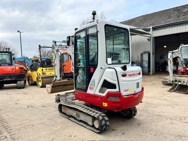 Takeuchi TB 225  - Mini excavator: picture 4 Takeuchi TB 225  - Mini excavator: picture 4