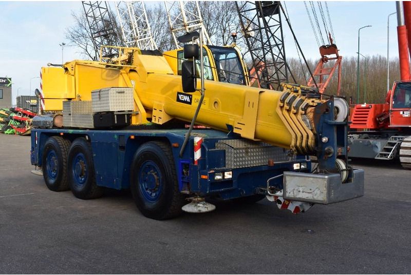 Demag AC 40 City - All terrain crane: picture 4 Demag AC 40 City - All terrain crane: picture 4