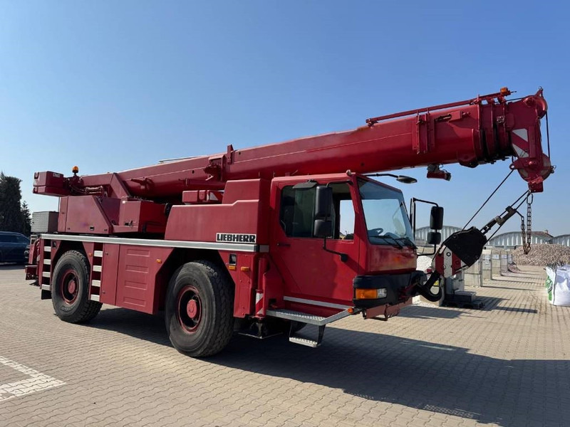 Liebherr LTM 1030-2.1 - All terrain crane: picture 2 Liebherr LTM 1030-2.1 - All terrain crane: picture 2