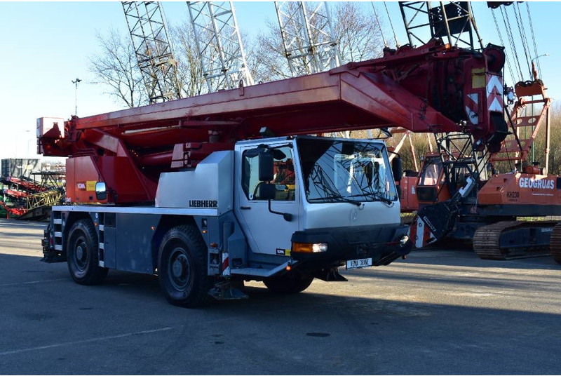 Liebherr LTM 1040-2.1 - All terrain crane: picture 4 Liebherr LTM 1040-2.1 - All terrain crane: picture 4