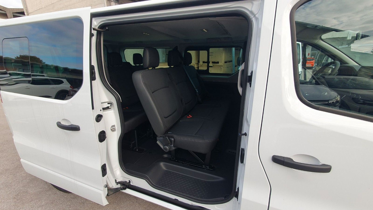 Renault Trafic Passenger Grand Intens dCi 150 - Passenger van: picture 5 Renault Trafic Passenger Grand Intens dCi 150 - Passenger van: picture 5