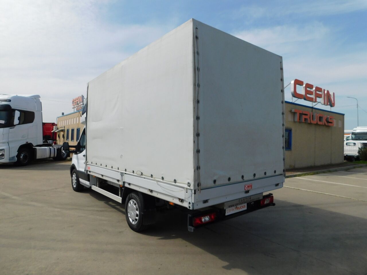 Ford Transit - Curtain side van: picture 4 Ford Transit - Curtain side van: picture 4