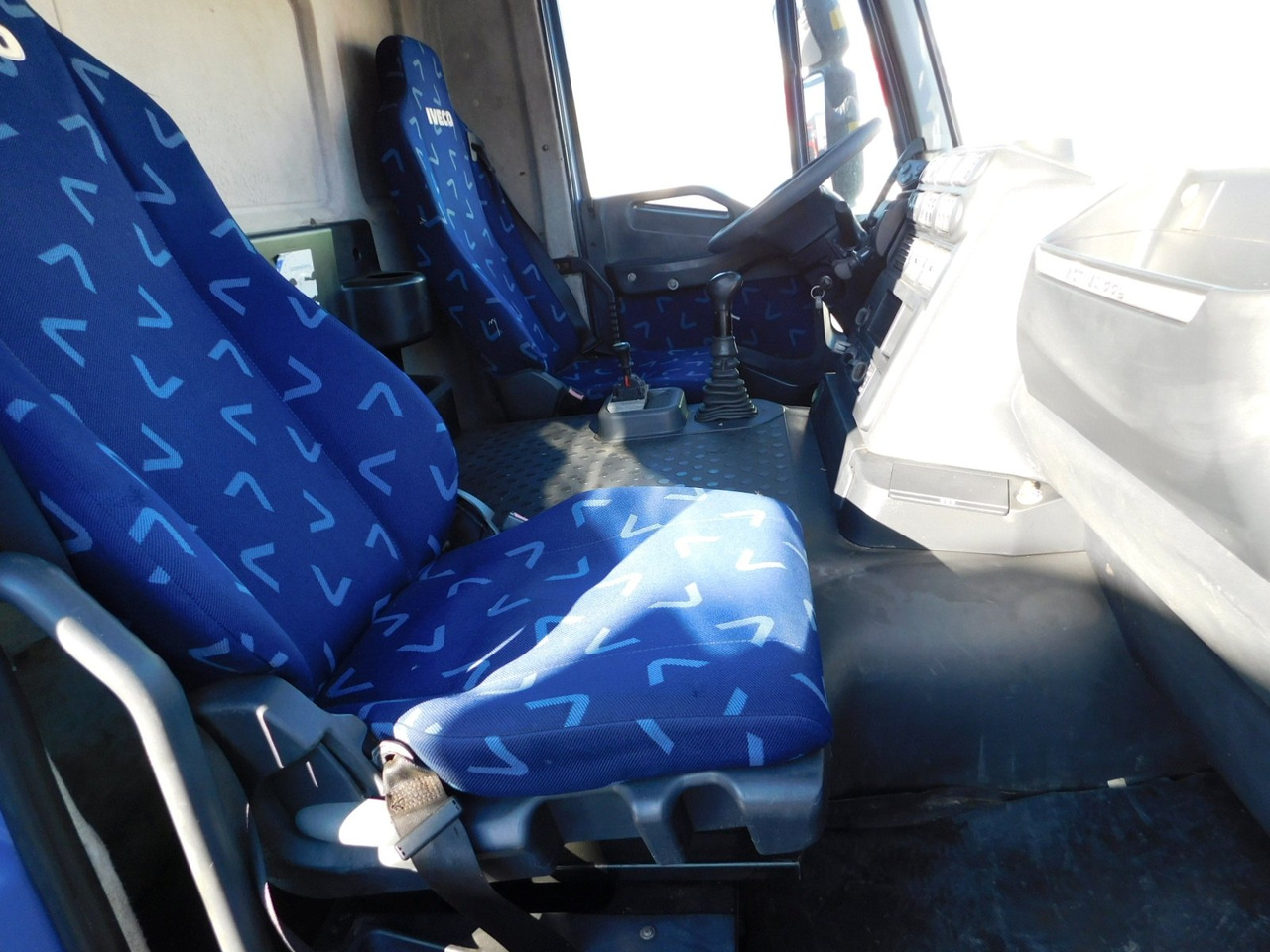 Iveco Trakker ad410t45 - Tipper: picture 5 Iveco Trakker ad410t45 - Tipper: picture 5