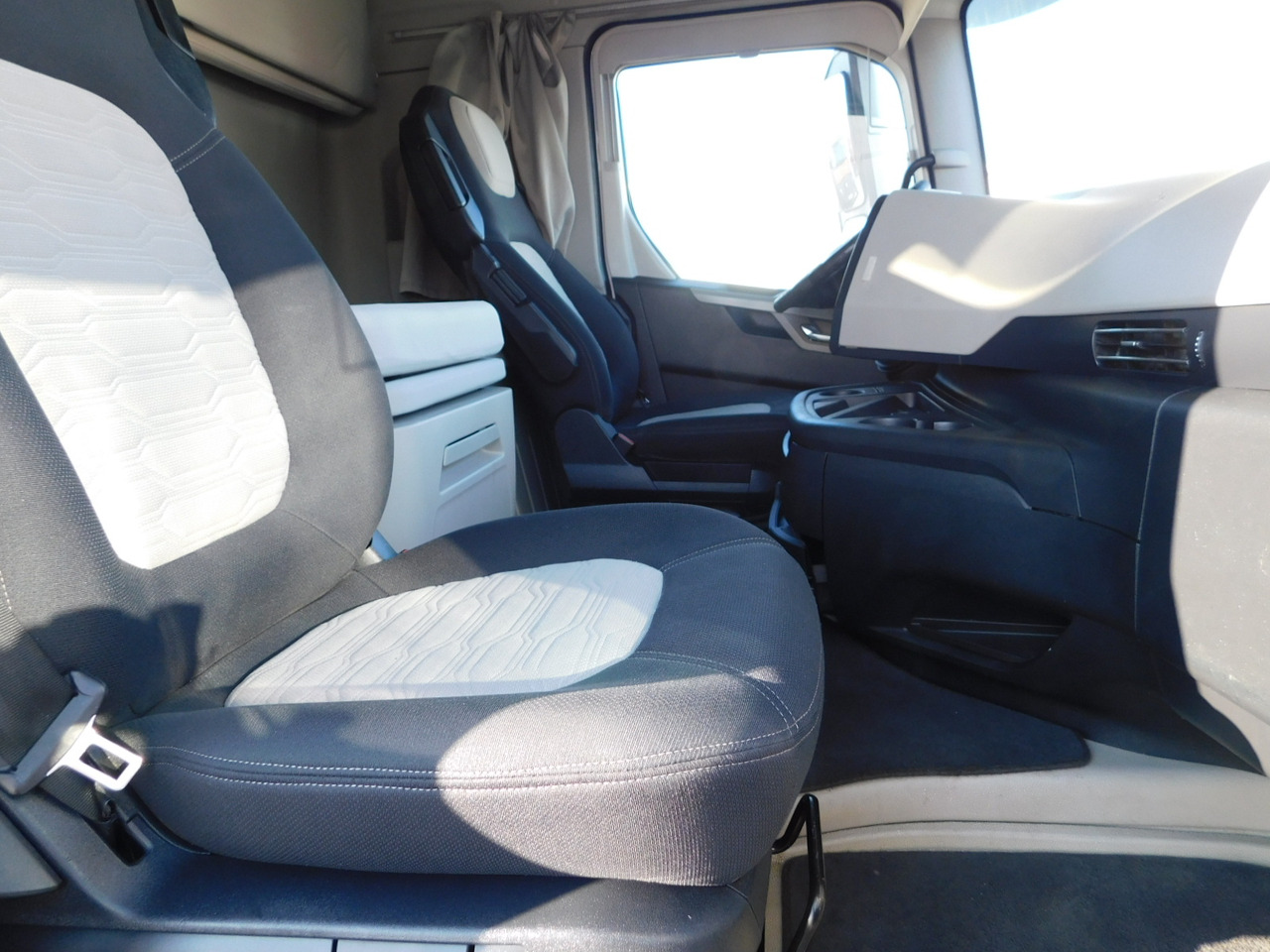 Ford F max 4x2 scab e6 12s2620 - Tractor unit: picture 5 Ford F max 4x2 scab e6 12s2620 - Tractor unit: picture 5