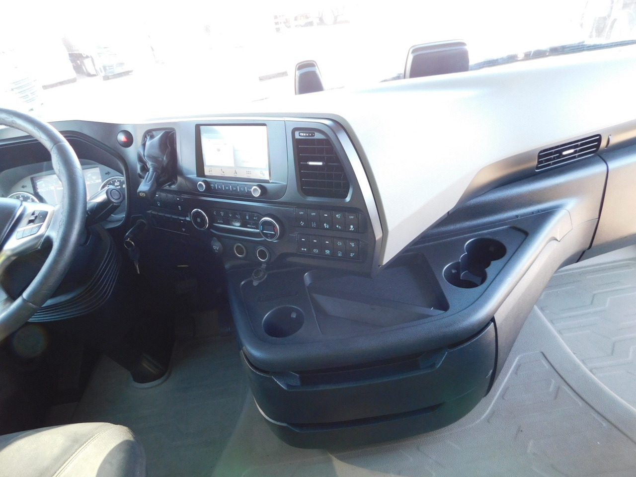 Tractor unit Ford F max 4x2 scab e6 12s2620: picture 6