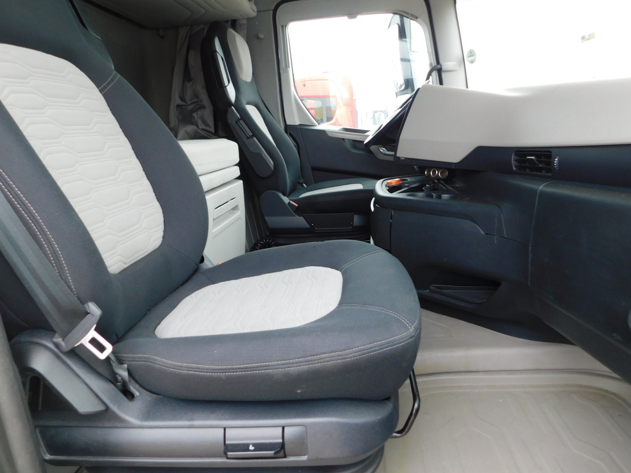 Ford F max ll 4x2 scab e6 12tx2620 - Tractor unit: picture 5 Ford F max ll 4x2 scab e6 12tx2620 - Tractor unit: picture 5