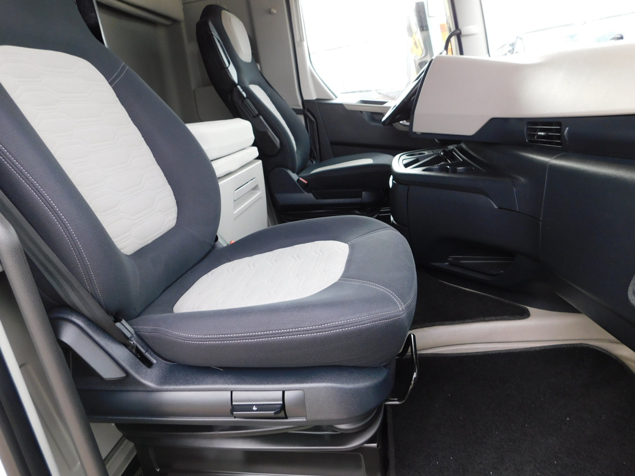 Ford F max ll 4x2 scab e6 12tx2620 - Tractor unit: picture 5 Ford F max ll 4x2 scab e6 12tx2620 - Tractor unit: picture 5