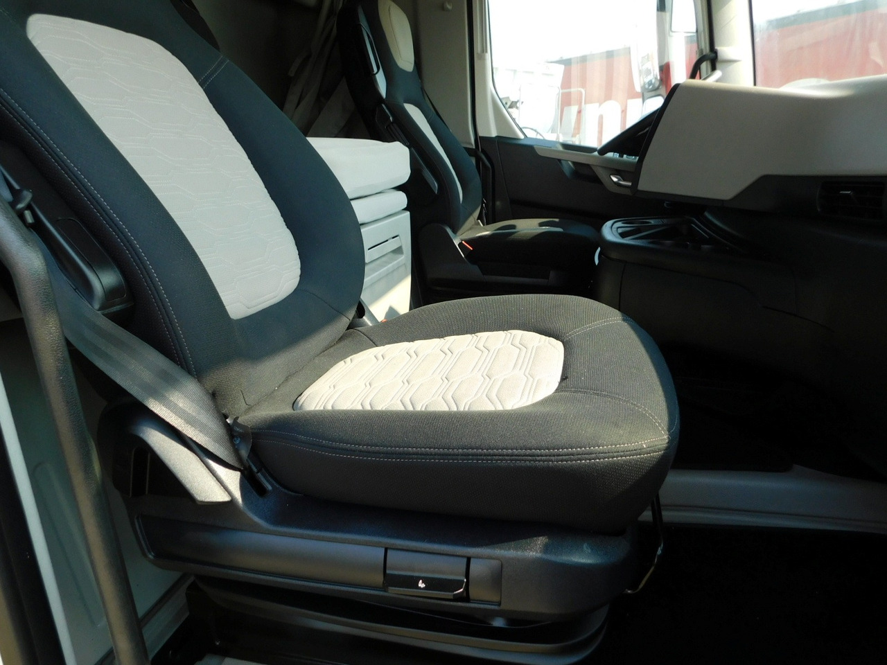 Ford F max ll 4x2 scab e6 eco 16spdamt ecotorq - Tractor unit: picture 5 Ford F max ll 4x2 scab e6 eco 16spdamt ecotorq - Tractor unit: picture 5