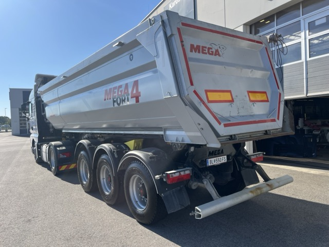 Tipper semi-trailer MEGA Fort 28 - Hinterkipper StahlLuft/LiftPlane: picture 9