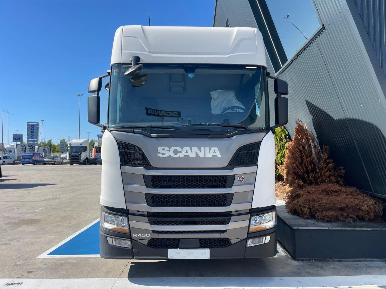 Scania R 450 - Tractor unit: picture 2 Scania R 450 - Tractor unit: picture 2