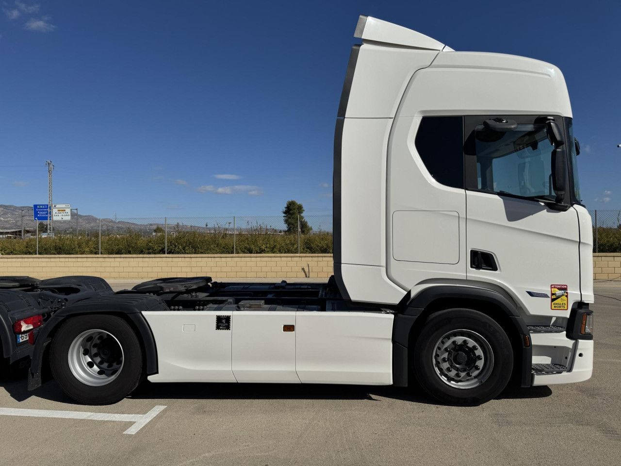 Scania R 460 - Tractor unit: picture 4 Scania R 460 - Tractor unit: picture 4