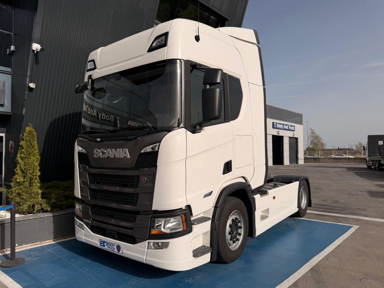 Scania R 460 - Tractor unit: picture 1 Scania R 460 - Tractor unit: picture 1
