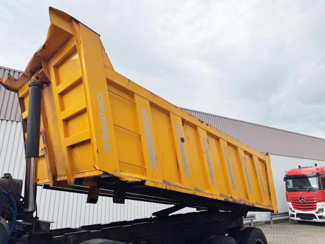 Leasing of  ASTRA HHD8 86.48-80 8x6 ASTRA HHD8 86.48-80 8x6 Mulde ca. 24m³ ASTRA HHD8 86.48-80 8x6 ASTRA HHD8 86.48-80 8x6 Mulde ca. 24m³: picture 15
