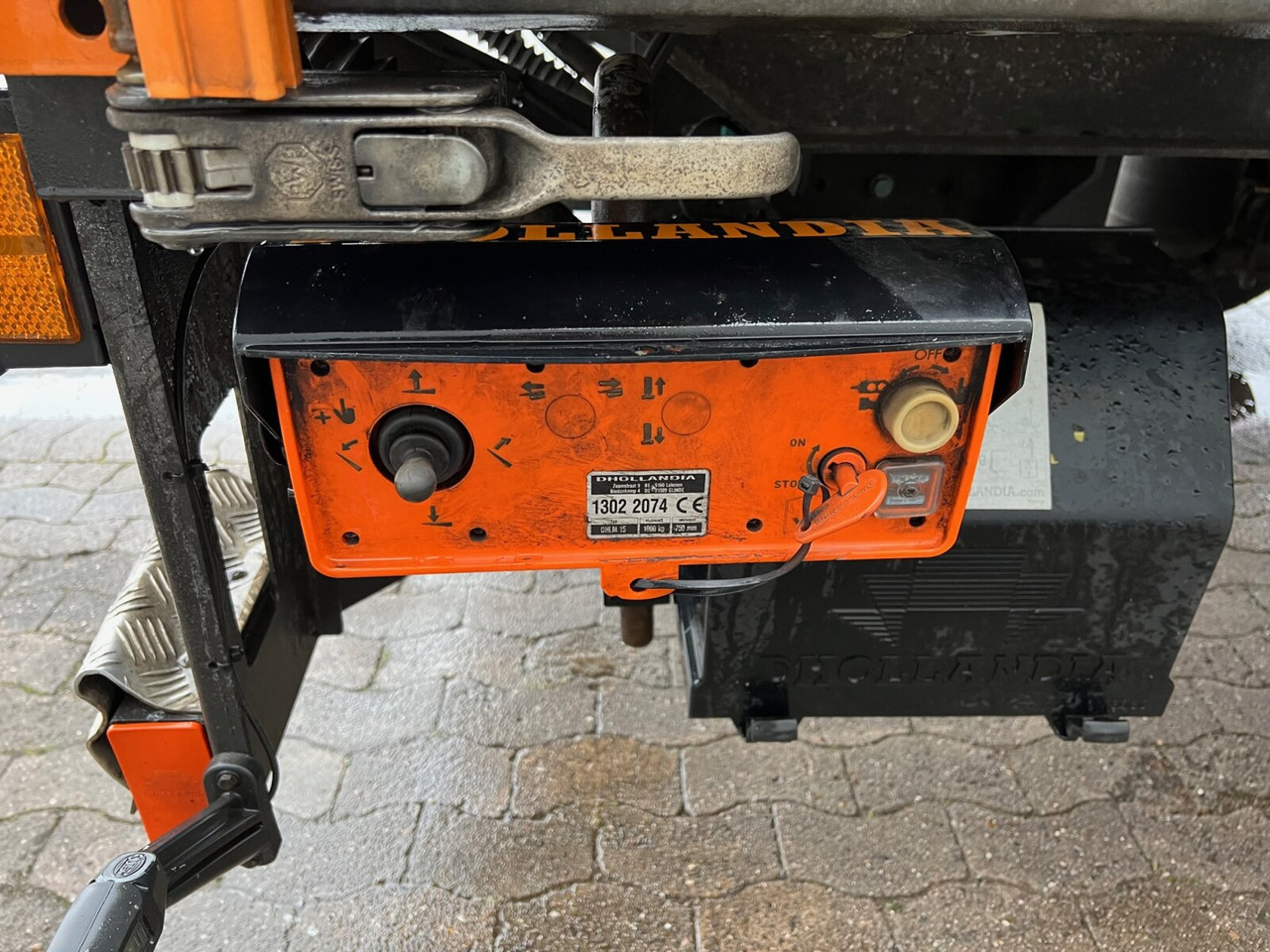 Ackermann PS-F 5.3/10.1 E SPS PS-F 5.3/10.1 E SPS, Edscha-Verdeck, LBW Dhollandia - Curtainsider semi-trailer: picture 5 Ackermann PS-F 5.3/10.1 E SPS PS-F 5.3/10.1 E SPS, Edscha-Verdeck, LBW Dhollandia - Curtainsider semi-trailer: picture 5