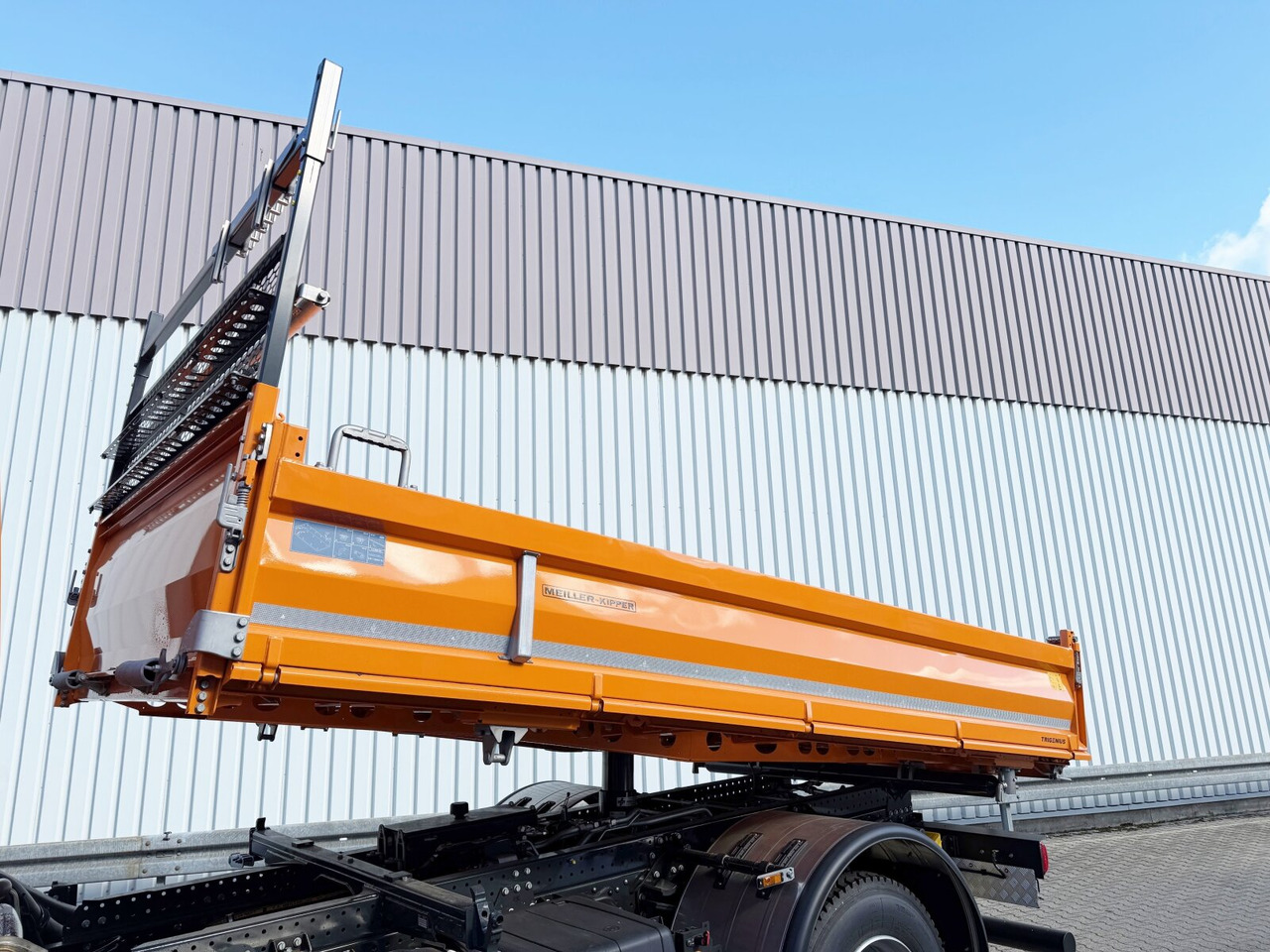 Euro Cargo 120E28 4x2 Euro Cargo 120E28 4x2 - Tipper: picture 2 Euro Cargo 120E28 4x2 Euro Cargo 120E28 4x2 - Tipper: picture 2