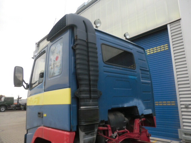 Cab chassis truck FH New 12-420 4x2: picture 8