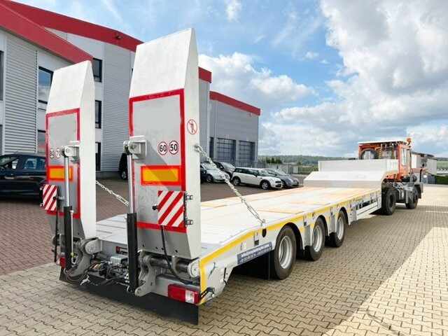 New Low loader semi-trailer for transportation of heavy machinery FSML 2 B1 FSML 2 B1 mit Liftachse: picture 11