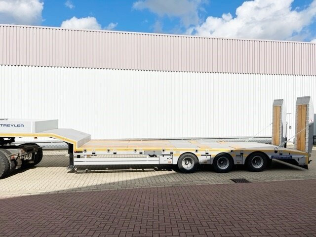 New Low loader semi-trailer for transportation of heavy machinery FSML 2 B1 FSML 2 B1 mit Liftachse: picture 9