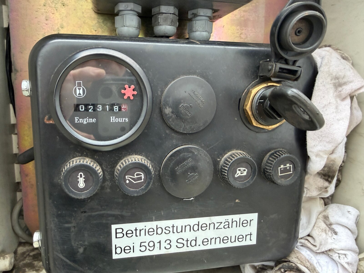 Faehndrich AG TKS-Z13 Asphaltkocher Faehndrich AG TKS-Z13 Asphaltkocher - Asphalt distributor: picture 2 Faehndrich AG TKS-Z13 Asphaltkocher Faehndrich AG TKS-Z13 Asphaltkocher - Asphalt distributor: picture 2