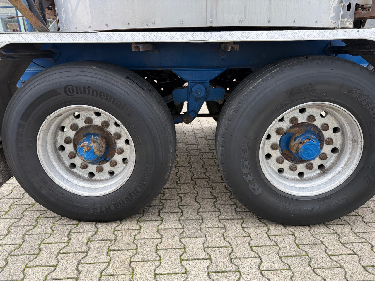 Faehndrich AG TKS-Z13 Asphaltkocher Faehndrich AG TKS-Z13 Asphaltkocher - Asphalt distributor: picture 3 Faehndrich AG TKS-Z13 Asphaltkocher Faehndrich AG TKS-Z13 Asphaltkocher - Asphalt distributor: picture 3