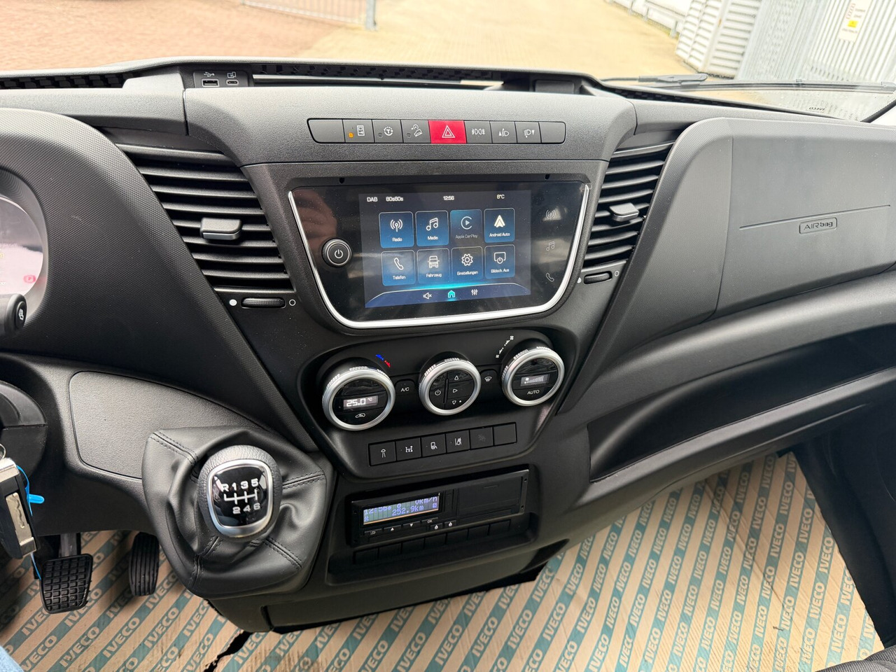 Iveco Daily 72C18H/P DK 4x2 Daily 72C18H/P DK 4x2, Nebenantrieb - Cab chassis truck: picture 4 Iveco Daily 72C18H/P DK 4x2 Daily 72C18H/P DK 4x2, Nebenantrieb - Cab chassis truck: picture 4