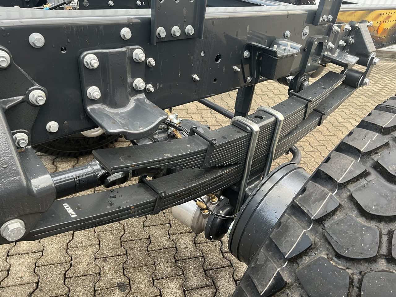 Iveco EuroCargo ML150E24 WS 4x4 EuroCargo ML150E24 WS 4x4, Euro3 - Tank truck: picture 5 Iveco EuroCargo ML150E24 WS 4x4 EuroCargo ML150E24 WS 4x4, Euro3 - Tank truck: picture 5