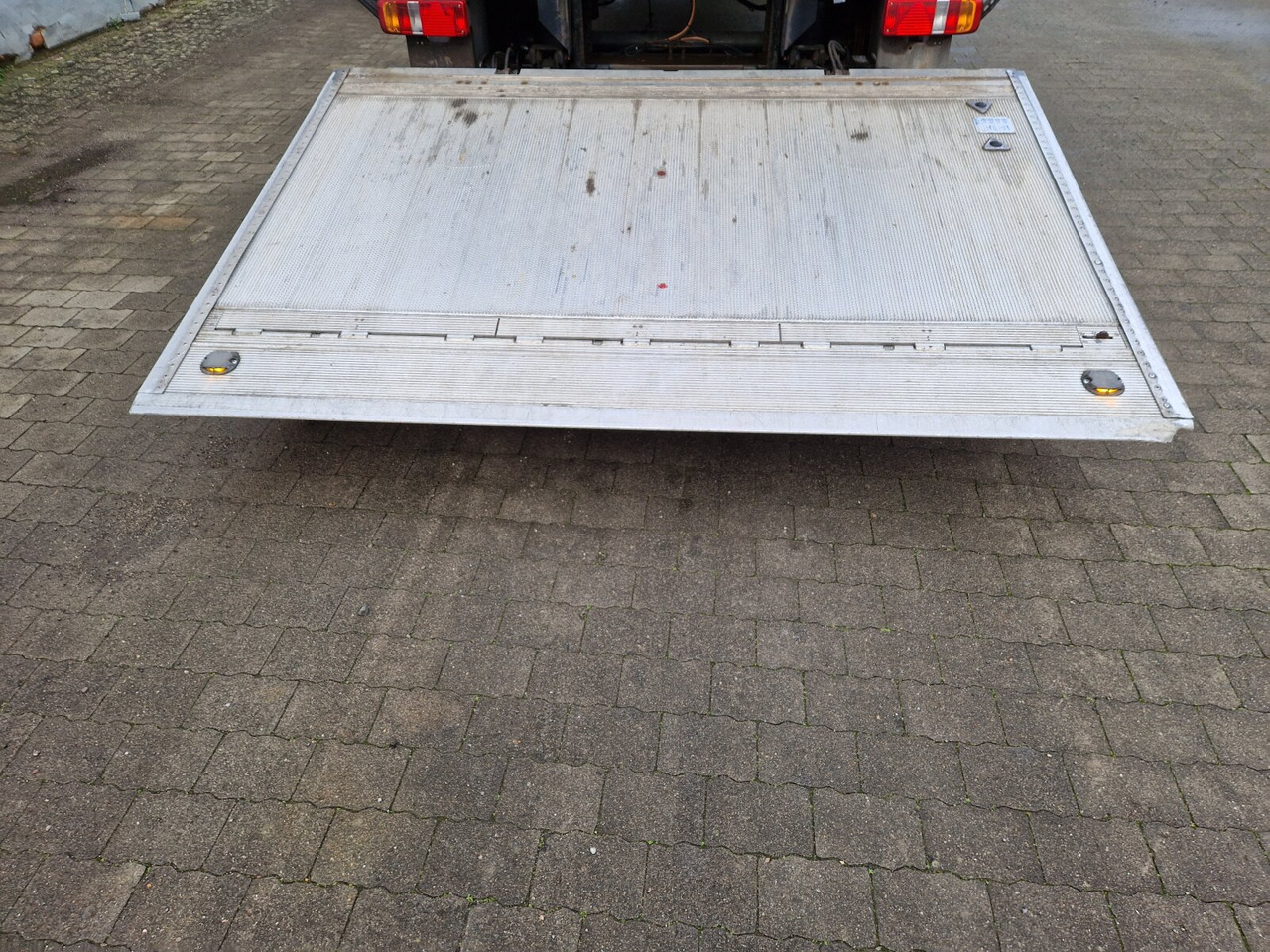 Closed box trailer Kleiderkofferanhänger Hofmann, Kleiderkofferanhänger, durchladbar, LBW BÄR, 42 cbm: picture 8 Closed box trailer Kleiderkofferanhänger Hofmann, Kleiderkofferanhänger, durchladbar, LBW BÄR, 42 cbm: picture 8