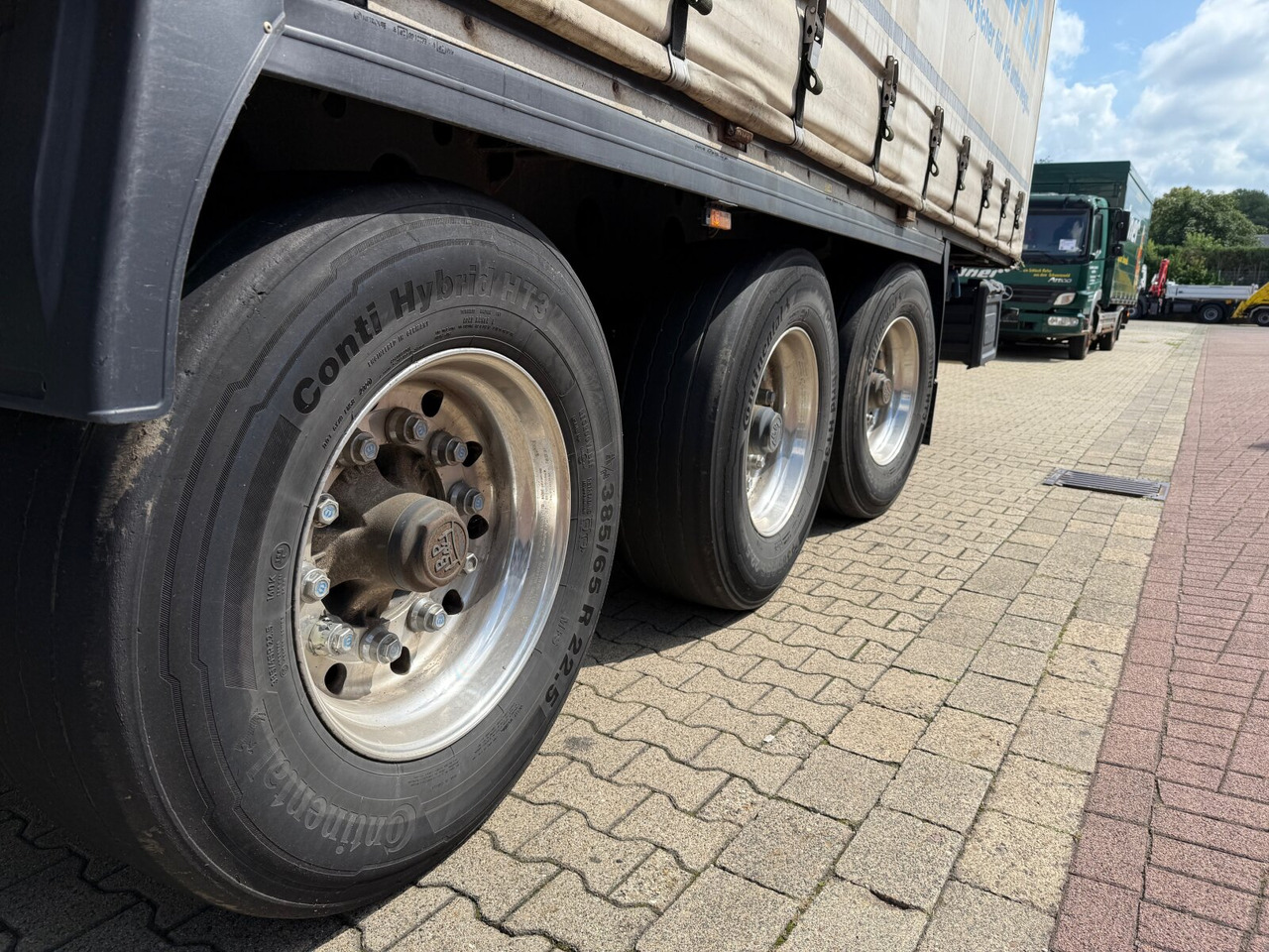 Krone SDP 27 eLCL10-CS Coil Liner SDP 27 eLCL10-CS Coil Liner, Coilmulde, Liftachse, Nachlauflenkachse, Edscha - Dropside/ Flatbed semi-trailer: picture 4 Krone SDP 27 eLCL10-CS Coil Liner SDP 27 eLCL10-CS Coil Liner, Coilmulde, Liftachse, Nachlauflenkachse, Edscha - Dropside/ Flatbed semi-trailer: picture 4