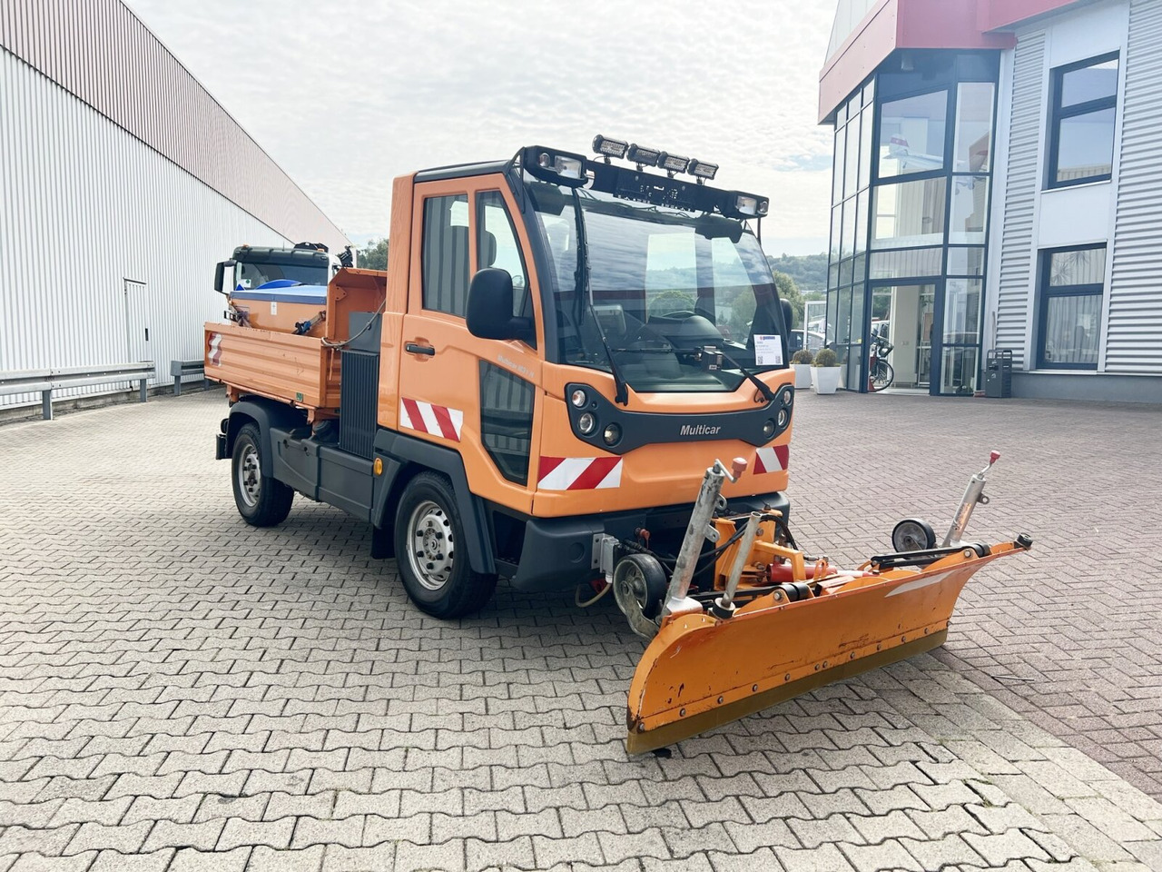 Tipper, Municipal/ Special vehicle M31 4x4 M31 4x4, 3-S-Kipper, Schneepflug, Streuer: picture 9 Tipper, Municipal/ Special vehicle M31 4x4 M31 4x4, 3-S-Kipper, Schneepflug, Streuer: picture 9