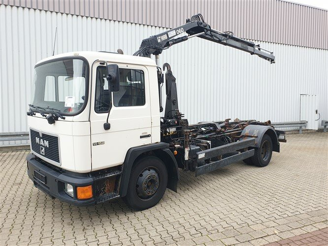 MAN 14.152 F 4x2 BB 14.152 F 4x2 BB mit Kran Hiab 060-2 - Hook lift truck, Crane truck: picture 1 MAN 14.152 F 4x2 BB 14.152 F 4x2 BB mit Kran Hiab 060-2 - Hook lift truck, Crane truck: picture 1