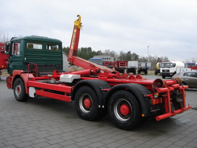 MAN E69 26.403 26.403 6x2, Marrell 26.70, AHK - Hook lift truck: picture 5 MAN E69 26.403 26.403 6x2, Marrell 26.70, AHK - Hook lift truck: picture 5
