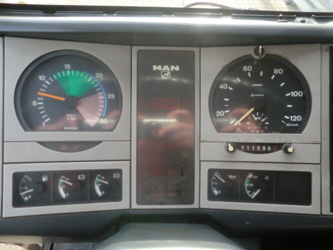 MAN L35 10.163 4x2 - Box truck: picture 2 MAN L35 10.163 4x2 - Box truck: picture 2