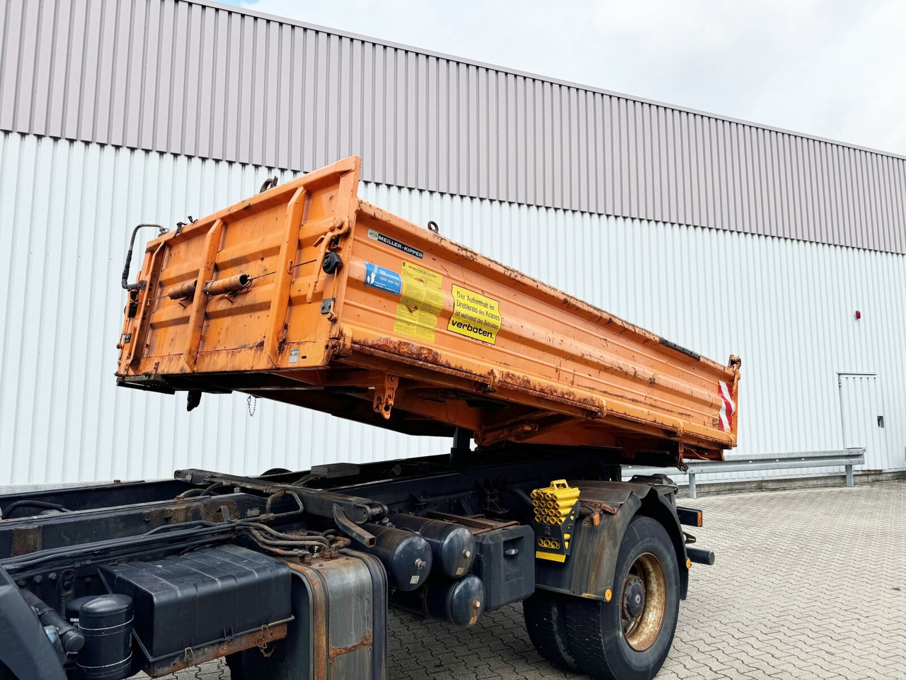 MAN LE 18.280 4X4 BB LE 18.280 4X4 BB, Winterdienstausstattung, Grüne Plakette - Tipper, Crane truck: picture 4 MAN LE 18.280 4X4 BB LE 18.280 4X4 BB, Winterdienstausstattung, Grüne Plakette - Tipper, Crane truck: picture 4
