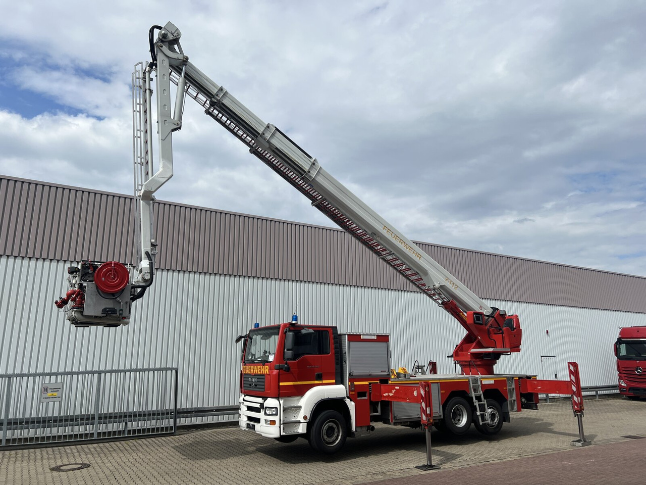 MAN TGA 26.360 6x2-2 LL, Magirus ALP 375 TGA 26.360 6x2-2 LL, Magirus ALP 375 - Fire truck: picture 1 MAN TGA 26.360 6x2-2 LL, Magirus ALP 375 TGA 26.360 6x2-2 LL, Magirus ALP 375 - Fire truck: picture 1
