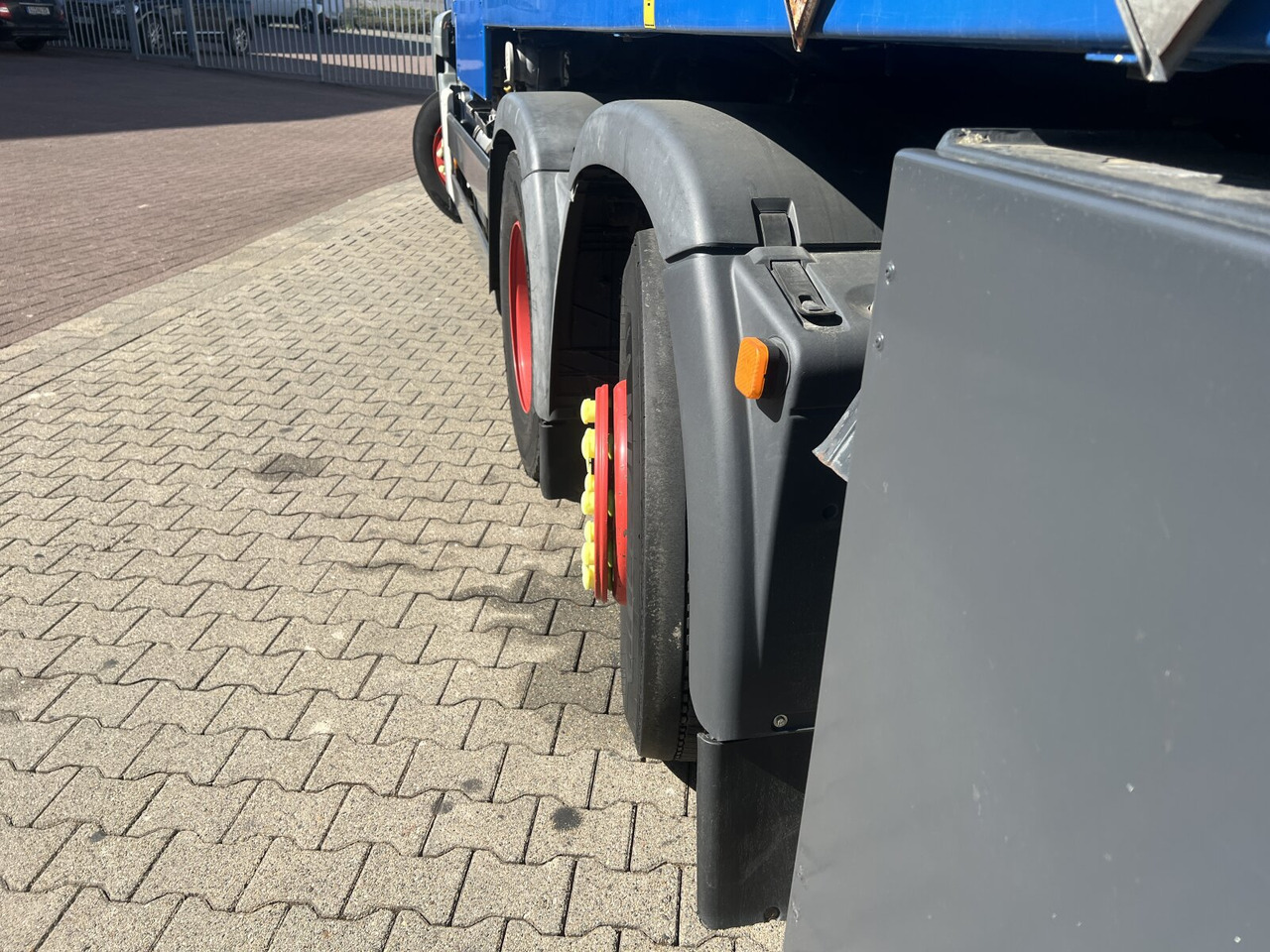 Tank truck MAN TGA 26.400 6x2-4 BL TGA 26.400 6x2-4 BL, A1, Lenk-/Liftachse, ADR, Kässbohrer Tank ca. 20.820l, 3 Kammern: picture 12 Tank truck MAN TGA 26.400 6x2-4 BL TGA 26.400 6x2-4 BL, A1, Lenk-/Liftachse, ADR, Kässbohrer Tank ca. 20.820l, 3 Kammern: picture 12