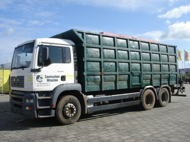 MAN TGA 26.413 BB 6x4 TGA 26.413 BB 6x4 mit Heckkran Jonsered 1020 - Crane truck: picture 5 MAN TGA 26.413 BB 6x4 TGA 26.413 BB 6x4 mit Heckkran Jonsered 1020 - Crane truck: picture 5