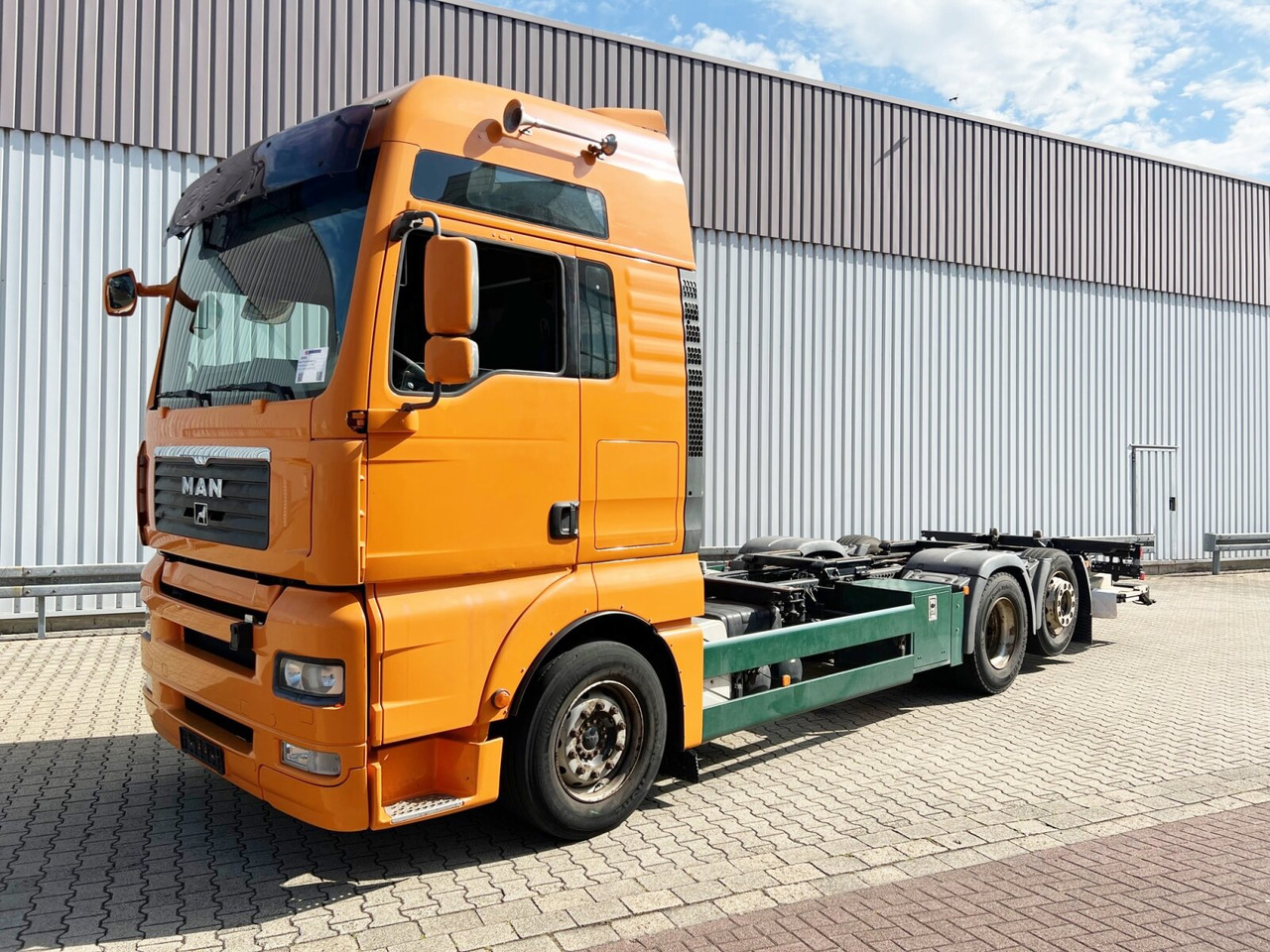 MAN TGA 26.440 6X2-2 LL TGA 26.440 6X2-2 LL, Intarder, Liftachse, LBW BÄR unterfaltbar - Container transporter/ Swap body truck: picture 1 MAN TGA 26.440 6X2-2 LL TGA 26.440 6X2-2 LL, Intarder, Liftachse, LBW BÄR unterfaltbar - Container transporter/ Swap body truck: picture 1