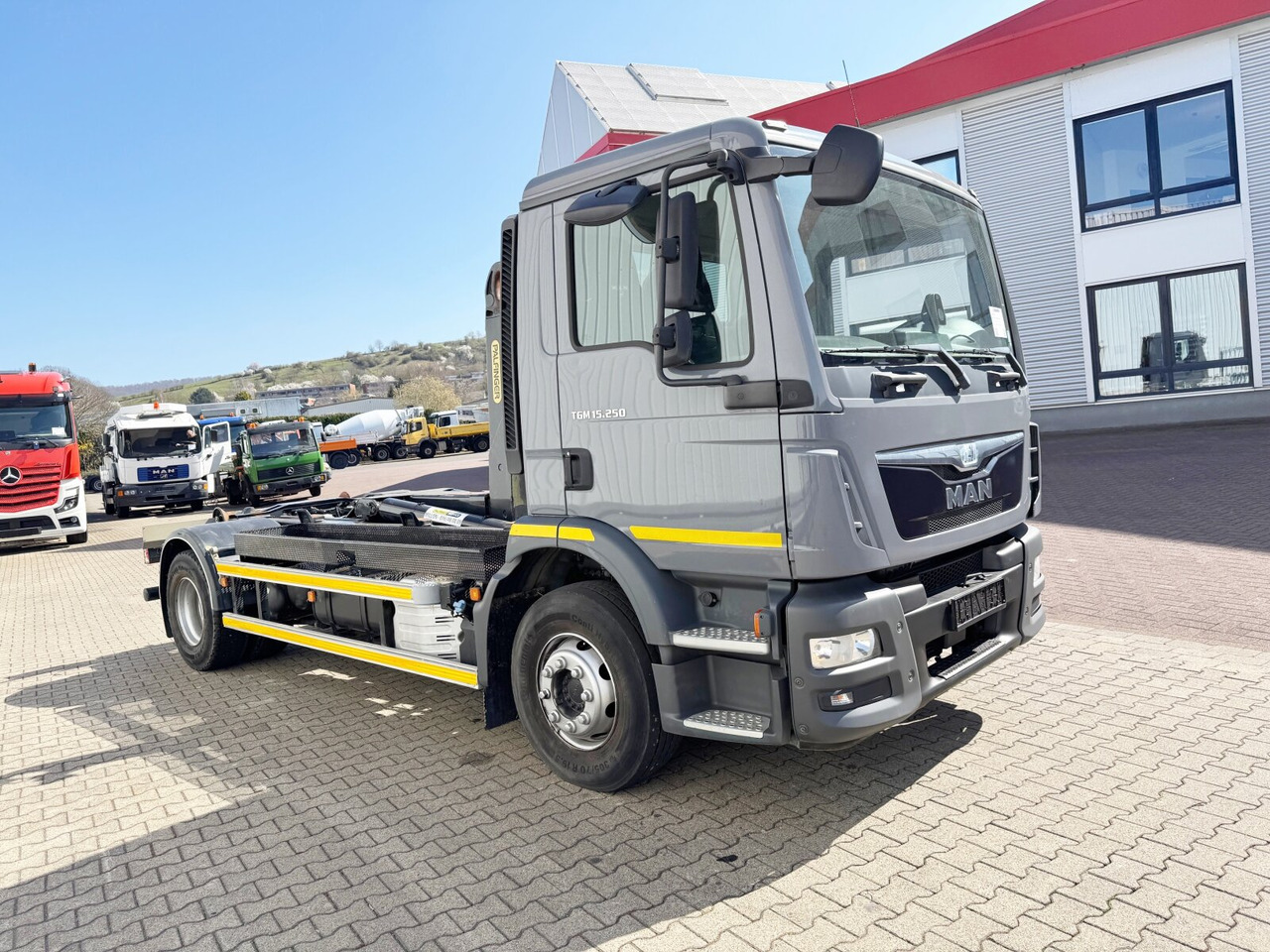 Hook lift truck MAN TGM 15.250/340 4X2 BL TGM 15.250/340 4X2 BL: picture 9