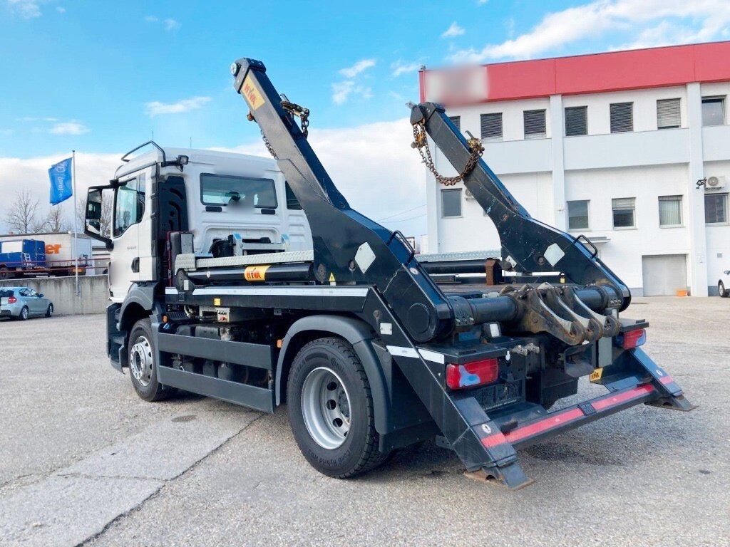 MAN TGS 18.430 4x2 BL TGS 18.430 4x2 BL, Tele-Absetzer, Funk - Skip loader truck: picture 5 MAN TGS 18.430 4x2 BL TGS 18.430 4x2 BL, Tele-Absetzer, Funk - Skip loader truck: picture 5