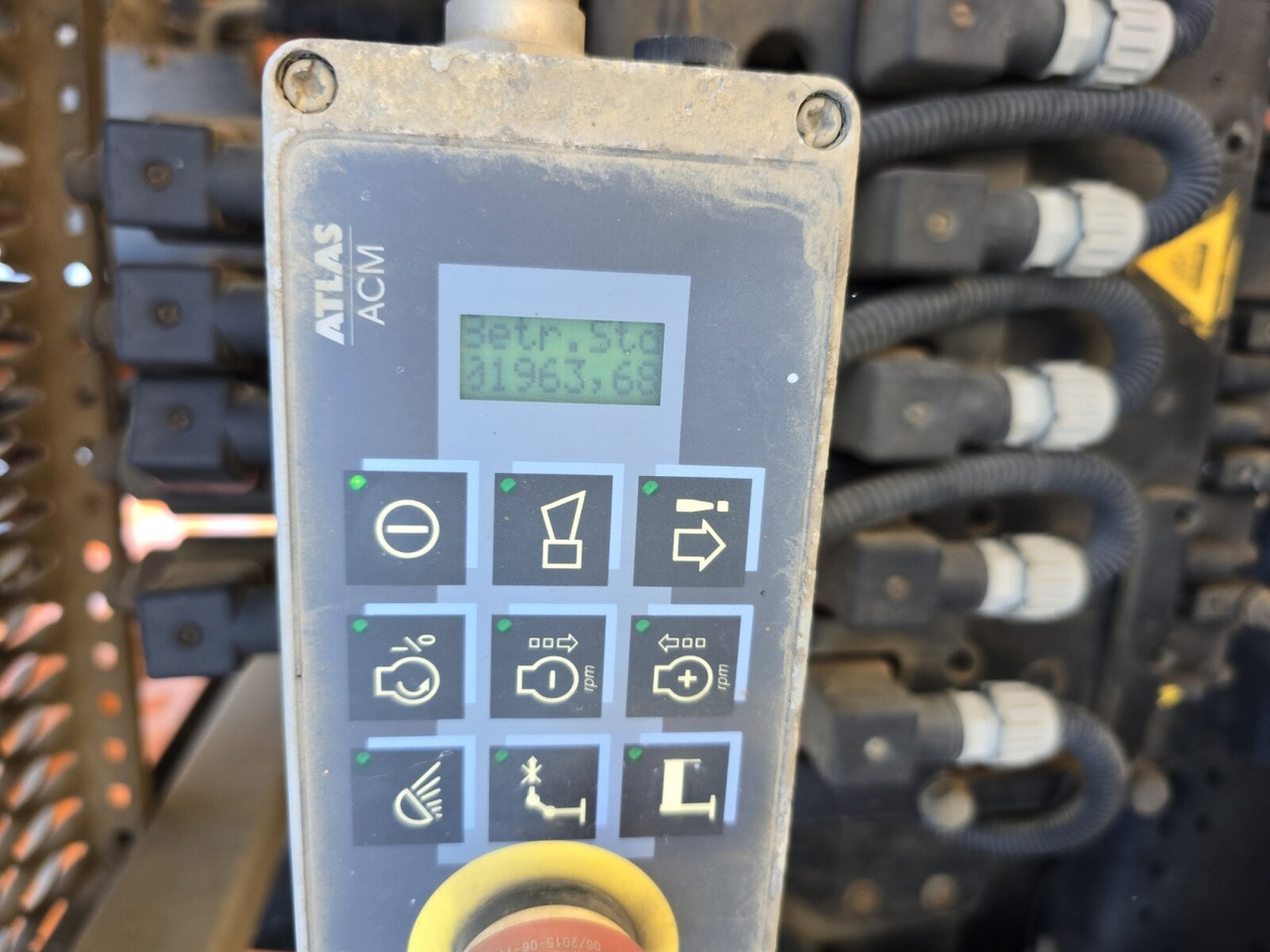 MAN TGS 28.440 BL/6x2/4/45 TGS 28.440 BL/6x2/4, Atlas Kran VDL Abrollanlage, Funk, Lenk-Liftachse, - Hook lift truck, Crane truck: picture 2 MAN TGS 28.440 BL/6x2/4/45 TGS 28.440 BL/6x2/4, Atlas Kran VDL Abrollanlage, Funk, Lenk-Liftachse, - Hook lift truck, Crane truck: picture 2