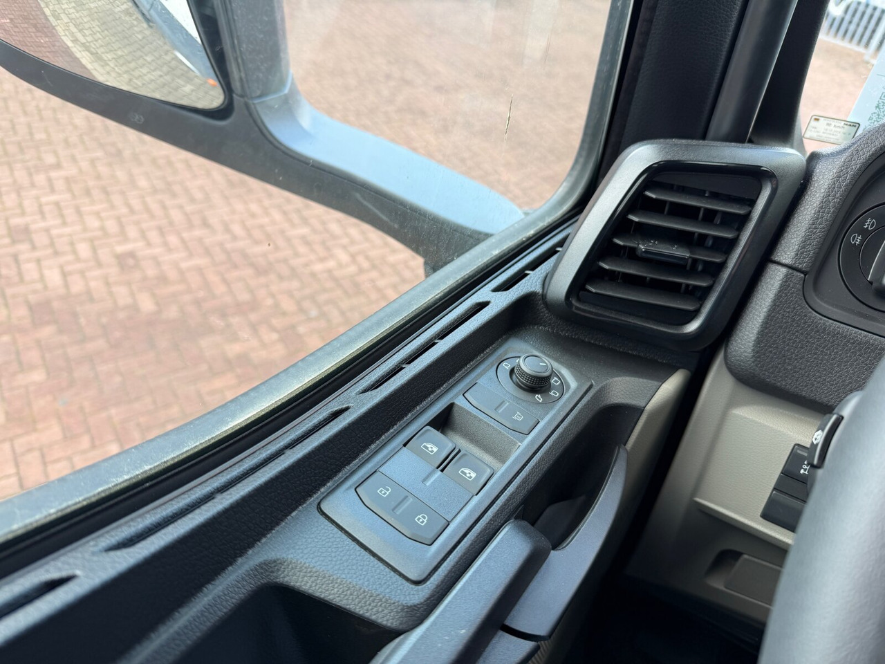 MAN TGS 33.440 6x6 BB CH TGS 33.440 6x6 BB CH, Hohe Bauart, Nebenantrieb - Cab chassis truck: picture 5 MAN TGS 33.440 6x6 BB CH TGS 33.440 6x6 BB CH, Hohe Bauart, Nebenantrieb - Cab chassis truck: picture 5