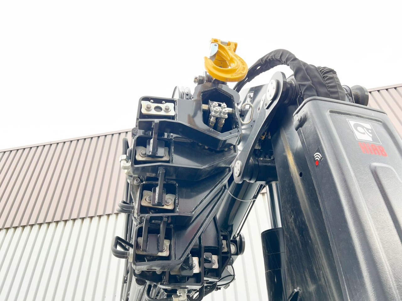 MAN TGX 26.510 6x2-4 LL CH TGX 26.510 6x2-4 LL, Kran Hiab X-HiPro 548 E-8, Lenk-/Liftachse, TwistLock 20Fuß, Funk, Retarder - Crane truck, Dropside/ Flatbed truck: picture 5 MAN TGX 26.510 6x2-4 LL CH TGX 26.510 6x2-4 LL, Kran Hiab X-HiPro 548 E-8, Lenk-/Liftachse, TwistLock 20Fuß, Funk, Retarder - Crane truck, Dropside/ Flatbed truck: picture 5