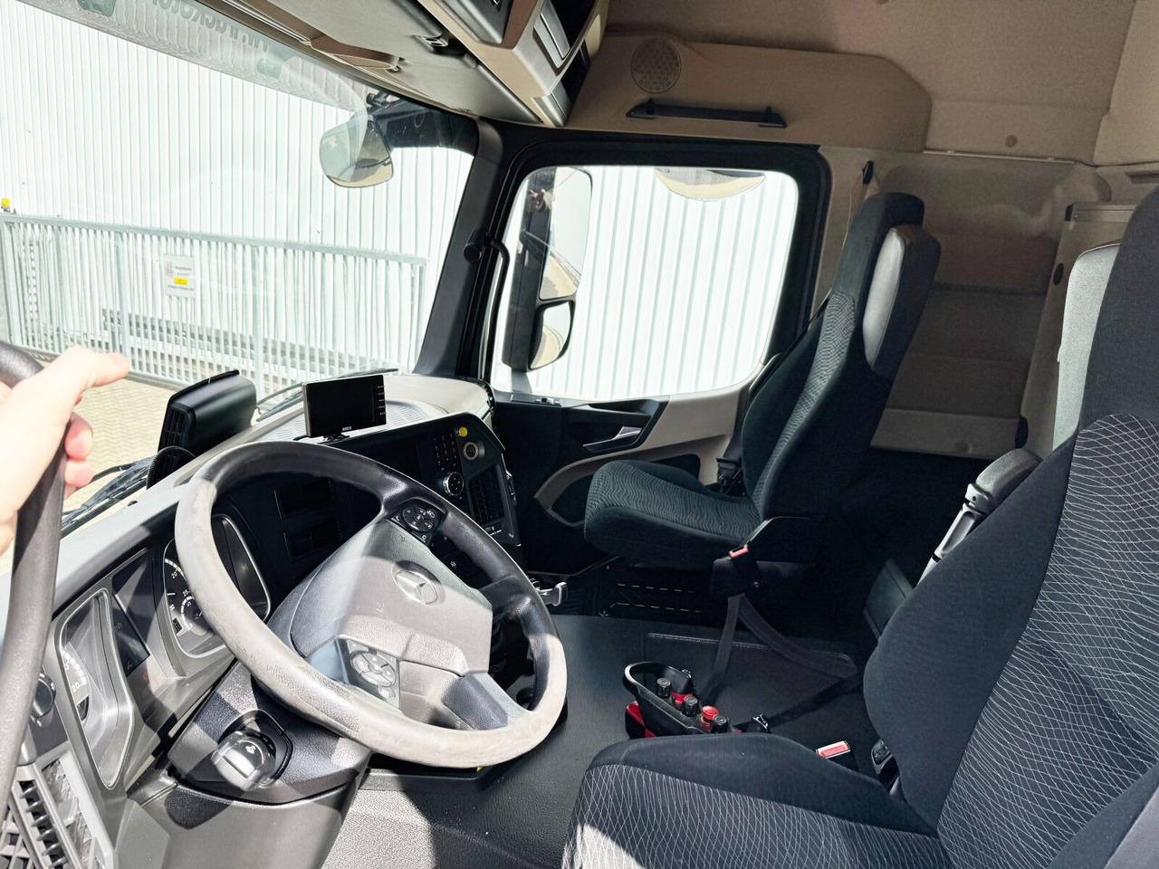 Leasing of Mercedes-Benz Actros 1836 L 4x2 Actros 1836 L 4x2, Glastransporter, Heckkran Palfinger Pk 12002-EH, Funk Mercedes-Benz Actros 1836 L 4x2 Actros 1836 L 4x2, Glastransporter, Heckkran Palfinger Pk 12002-EH, Funk: picture 7