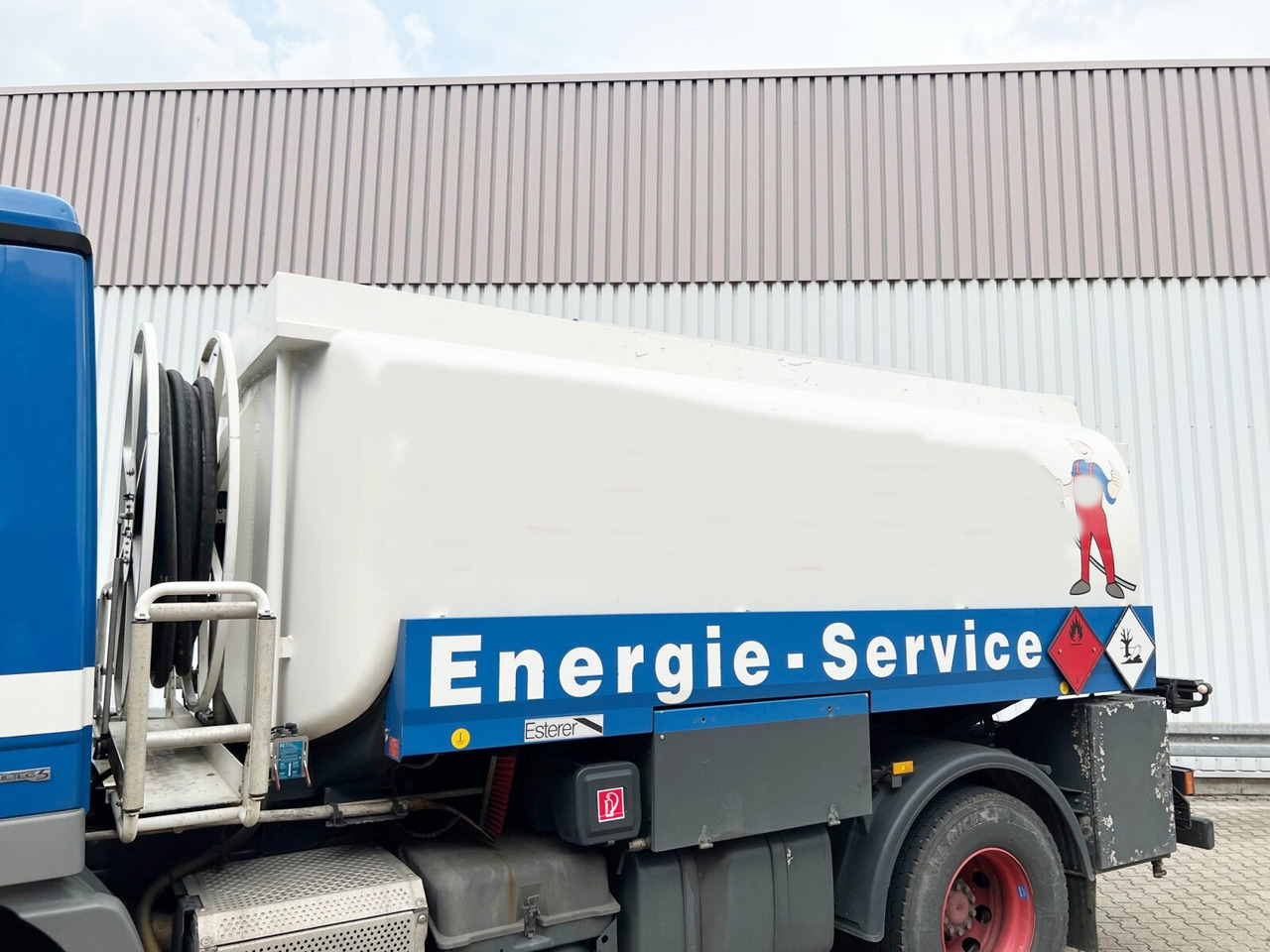 Mercedes-Benz Actros 1841 L 4x2 Actros 1841 L 4x2, Esterer-Tankaufbau, 3 Kammern, 14.000l, ADR - Tank truck: picture 5 Mercedes-Benz Actros 1841 L 4x2 Actros 1841 L 4x2, Esterer-Tankaufbau, 3 Kammern, 14.000l, ADR - Tank truck: picture 5