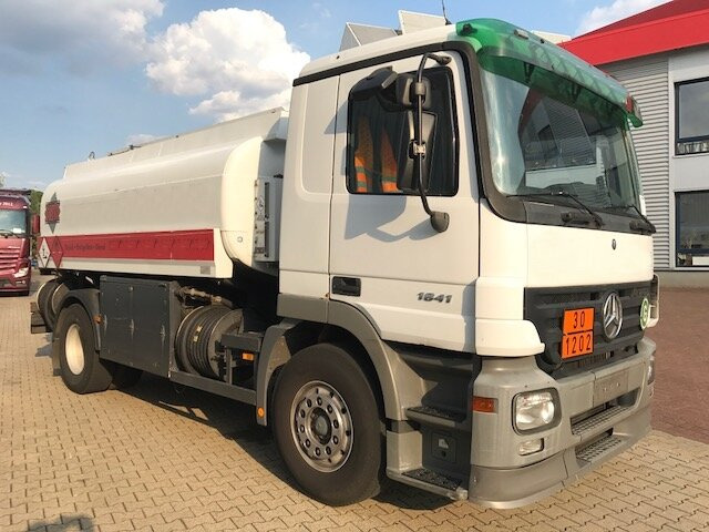 Leasing of Mercedes-Benz Actros 1841 L 4x2 Actros 1841 L 4x2, Esterer Tankaufbau ca. 13.500l, 2 Kammern Mercedes-Benz Actros 1841 L 4x2 Actros 1841 L 4x2, Esterer Tankaufbau ca. 13.500l, 2 Kammern: picture 9