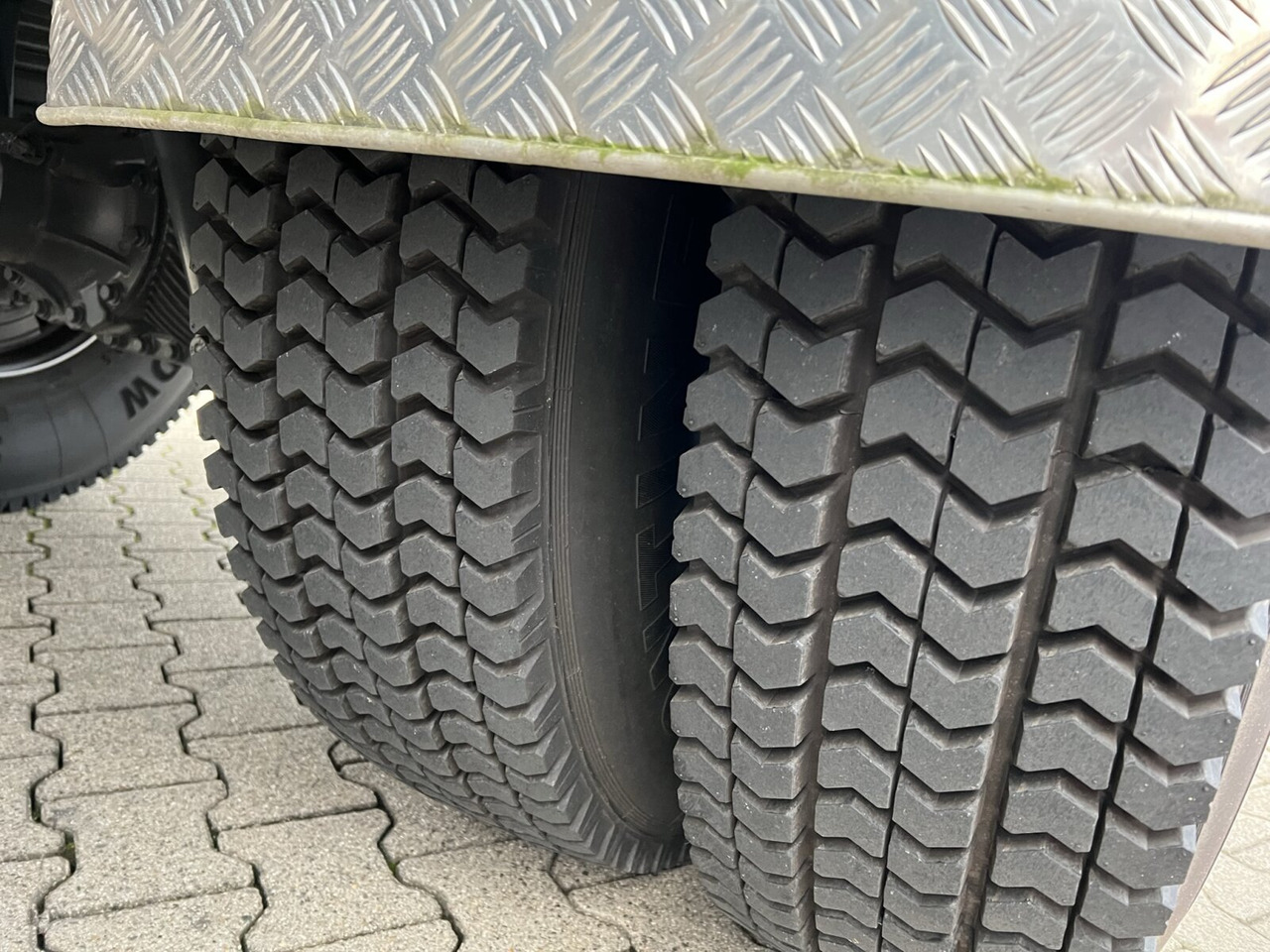 Mercedes-Benz Actros 2141 K 4x2 Actros 2141 K 4x2, Tele-Absetzer - Skip loader truck: picture 4 Mercedes-Benz Actros 2141 K 4x2 Actros 2141 K 4x2, Tele-Absetzer - Skip loader truck: picture 4
