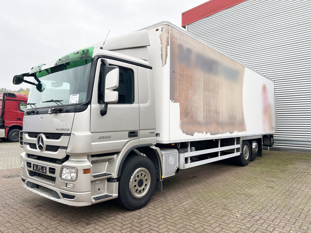 Box truck Mercedes-Benz Actros 2532 L 6x2 Actros 2532 L 6x2, Liftachse, LBW Dhollandia: picture 7