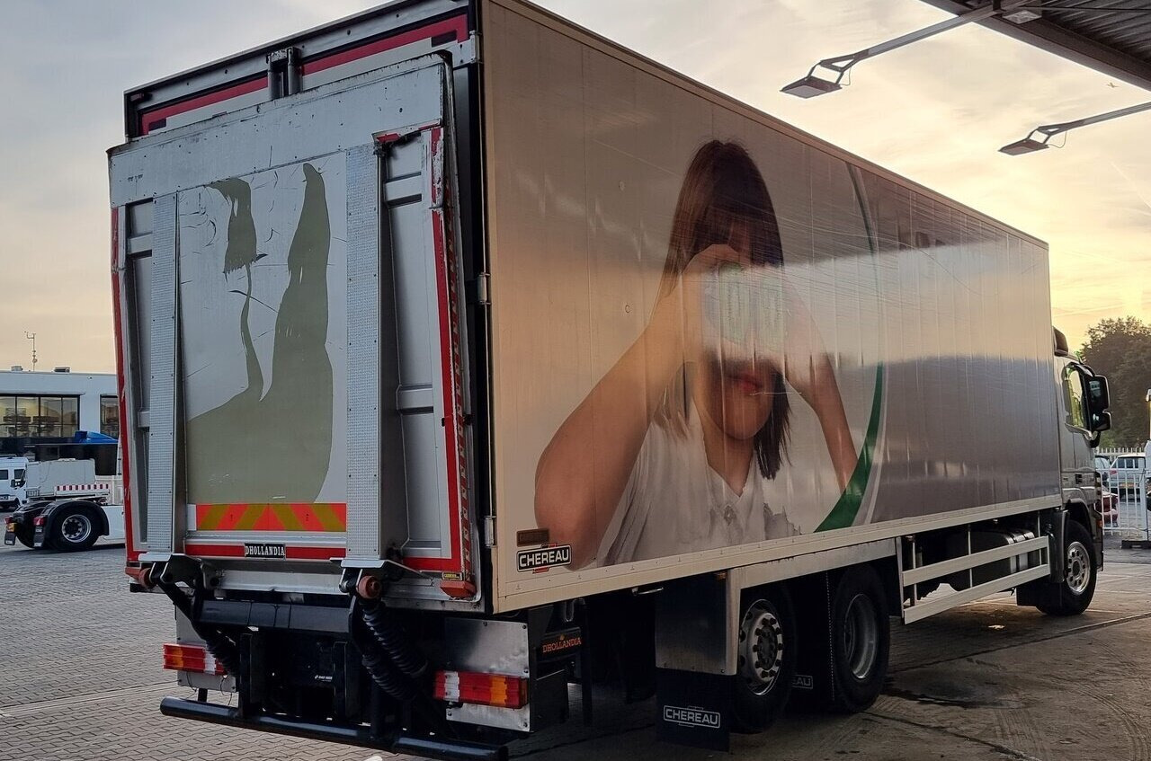 Box truck Mercedes-Benz Actros 2532 L 6x2 Actros 2532 L 6x2, Liftachse, LBW Dhollandia: picture 9